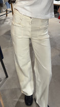 Load image into Gallery viewer, Bootcut Jean - Stretch