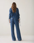Last inn bilde i gallerivisning, Denim blouse with boyfriend fit