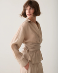 Last inn bilde i gallerivisning, Wrap top in lyocell blend