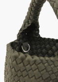 Last inn bilde i gallerivisning, Annabel Neoprene Bucket Bag Small - Mørk Olivengrønn