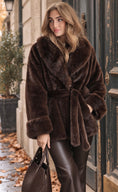 Last inn bilde i gallerivisning, Velvet Faux Fur Jacket