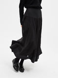 Last inn bilde i gallerivisning, OrangeIW Skirt