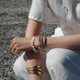 Load image into Gallery viewer, Bredt cuff armbånd, Steel Soft G