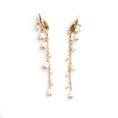 Load image into Gallery viewer, Lange øredobber, Lilies & Pearls