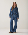 Last inn bilde i gallerivisning, Denim blouse with boyfriend fit