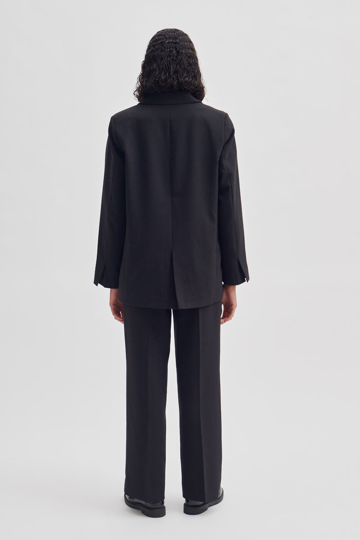 Evie Classic Blazer