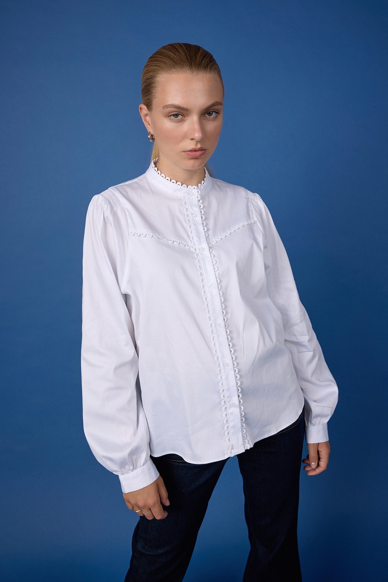 Isla Solid White