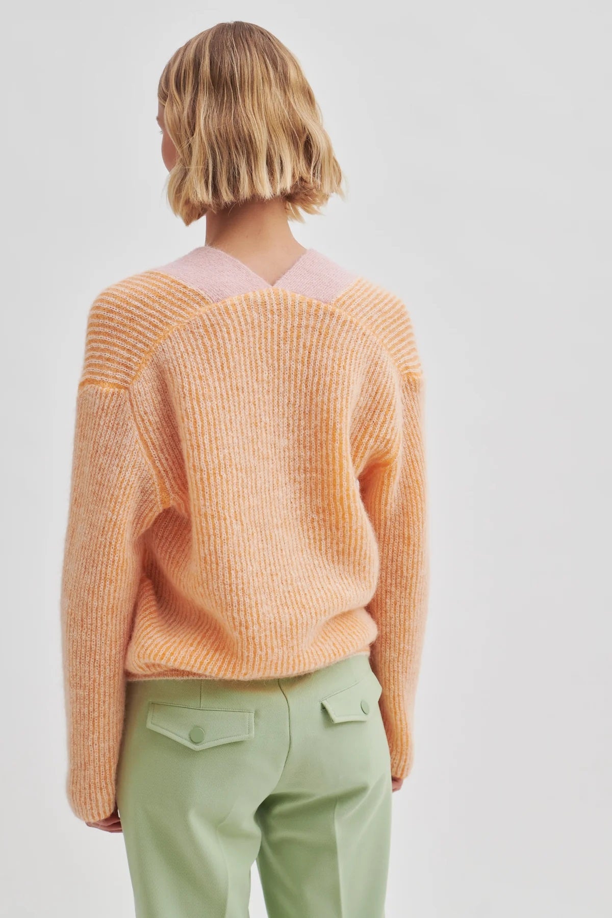 Vibse Knit V-Neck