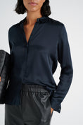 Last inn bilde i gallerivisning, Leonore Shirt Premium
