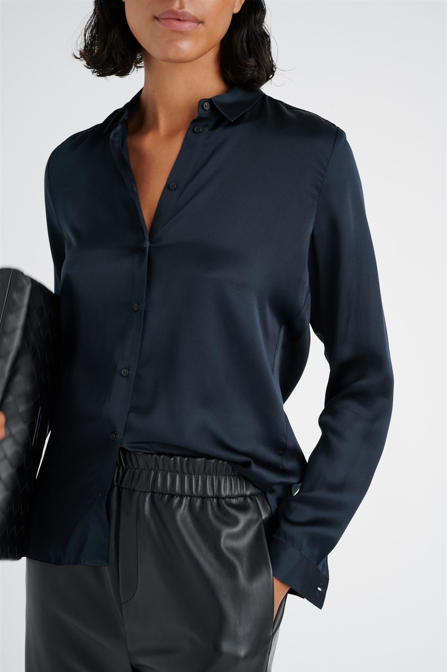 Leonore Shirt Premium