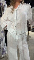 Load image into Gallery viewer, Linen Blouse
