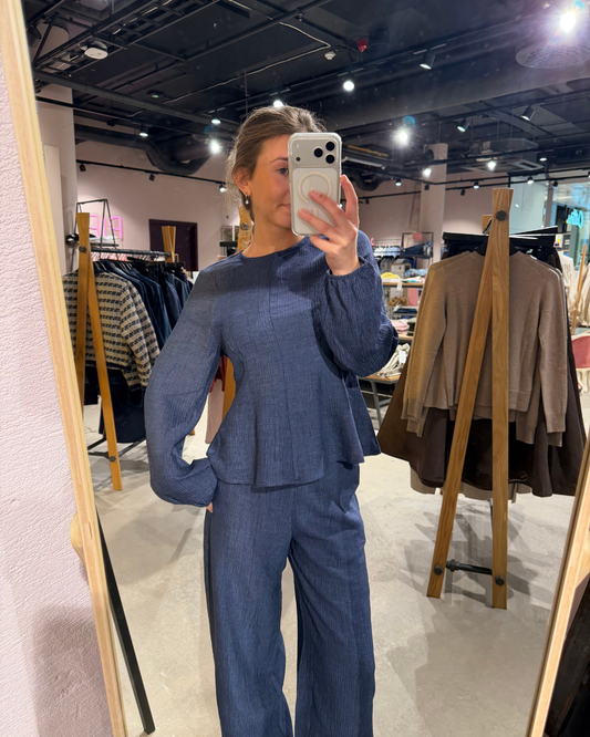 Kelani-M, Blouse
