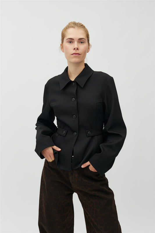 Yraella-M, Blazer
