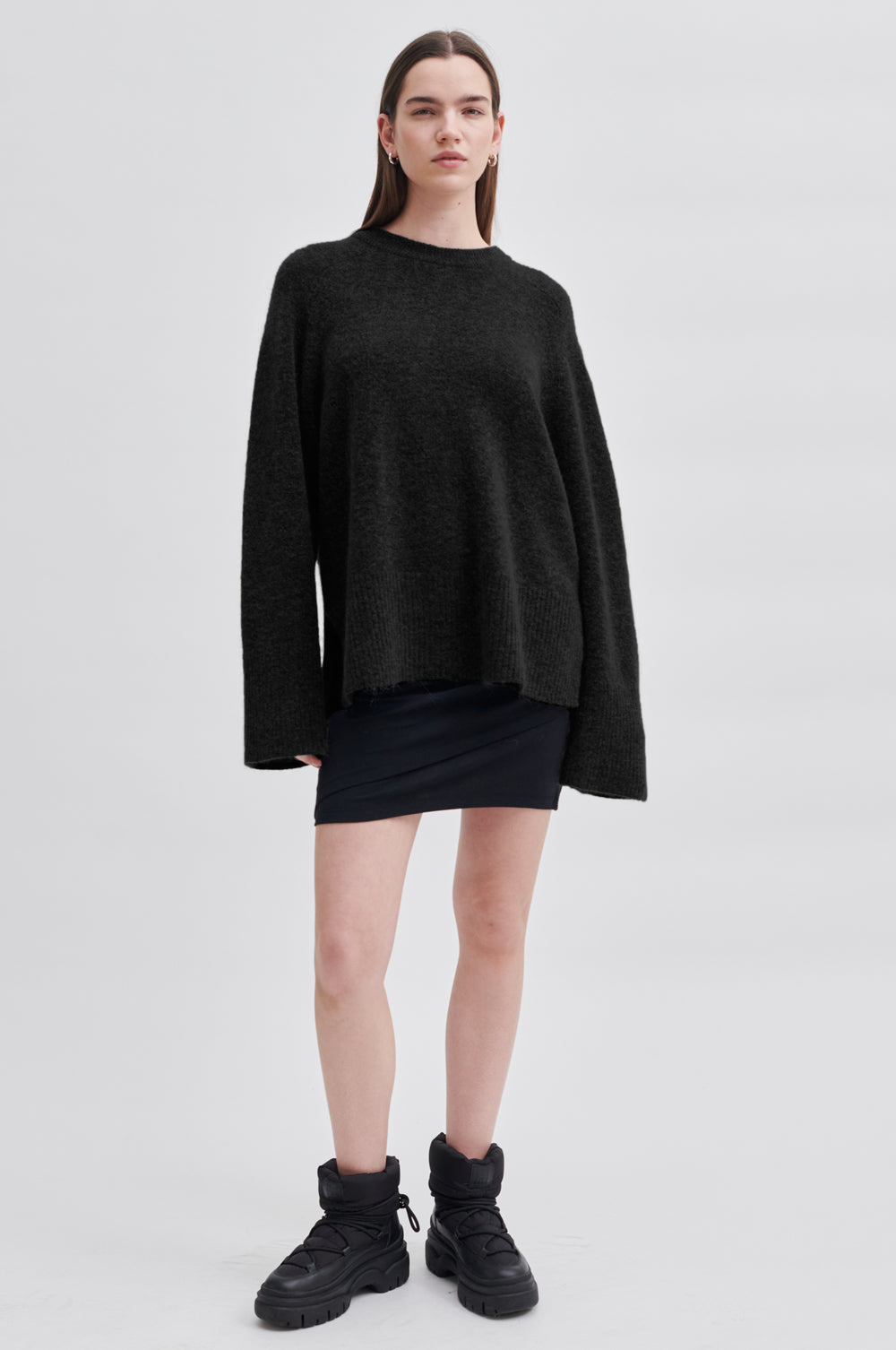 Brookline Knit Raglan O-Neck Black