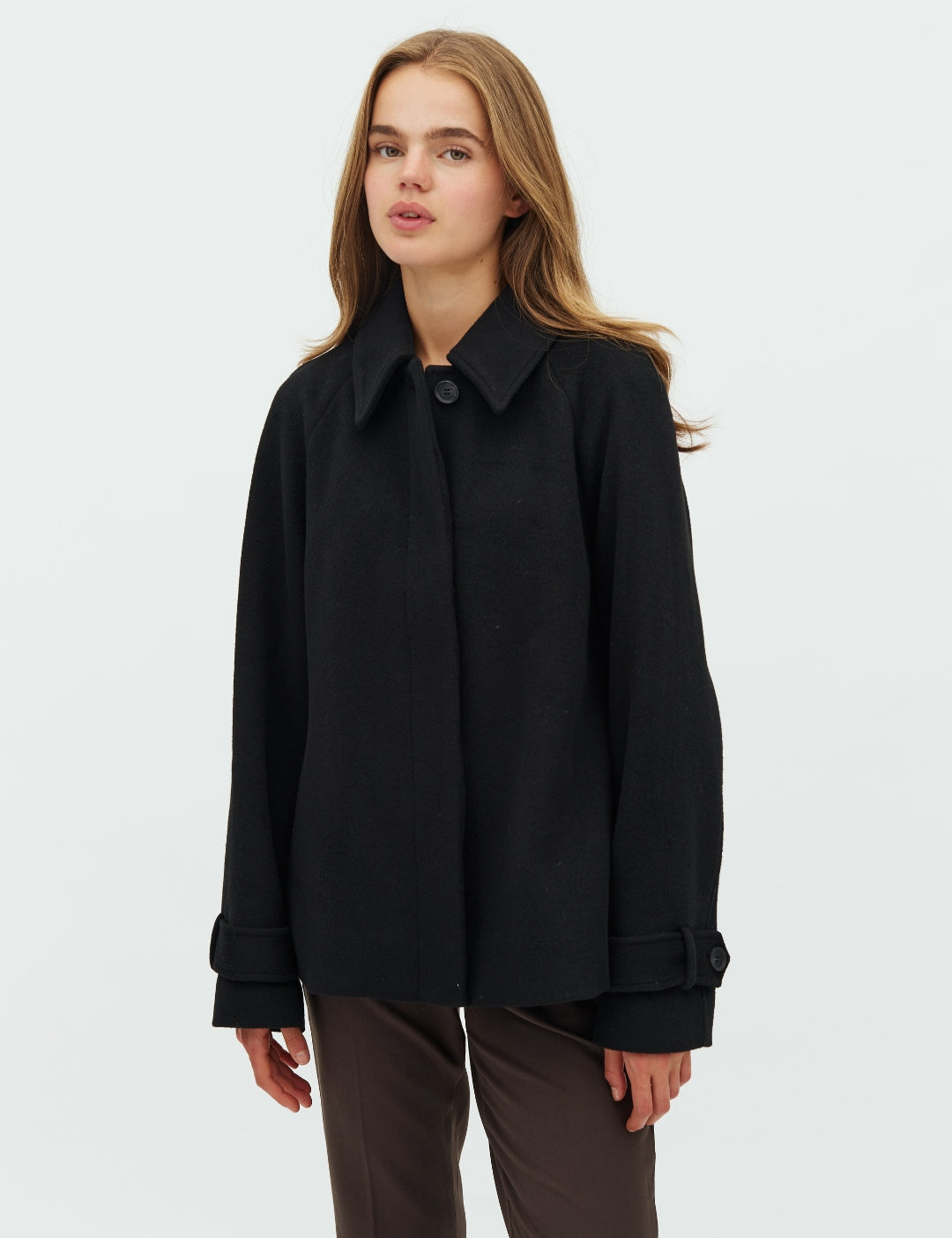 Tary-M, Coat