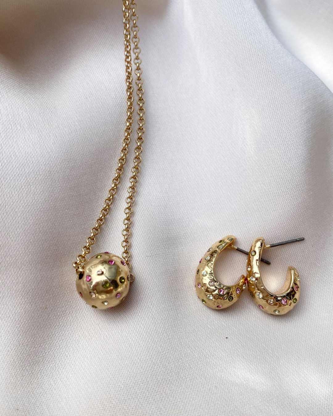 Mid-length necklace, Shimmer G