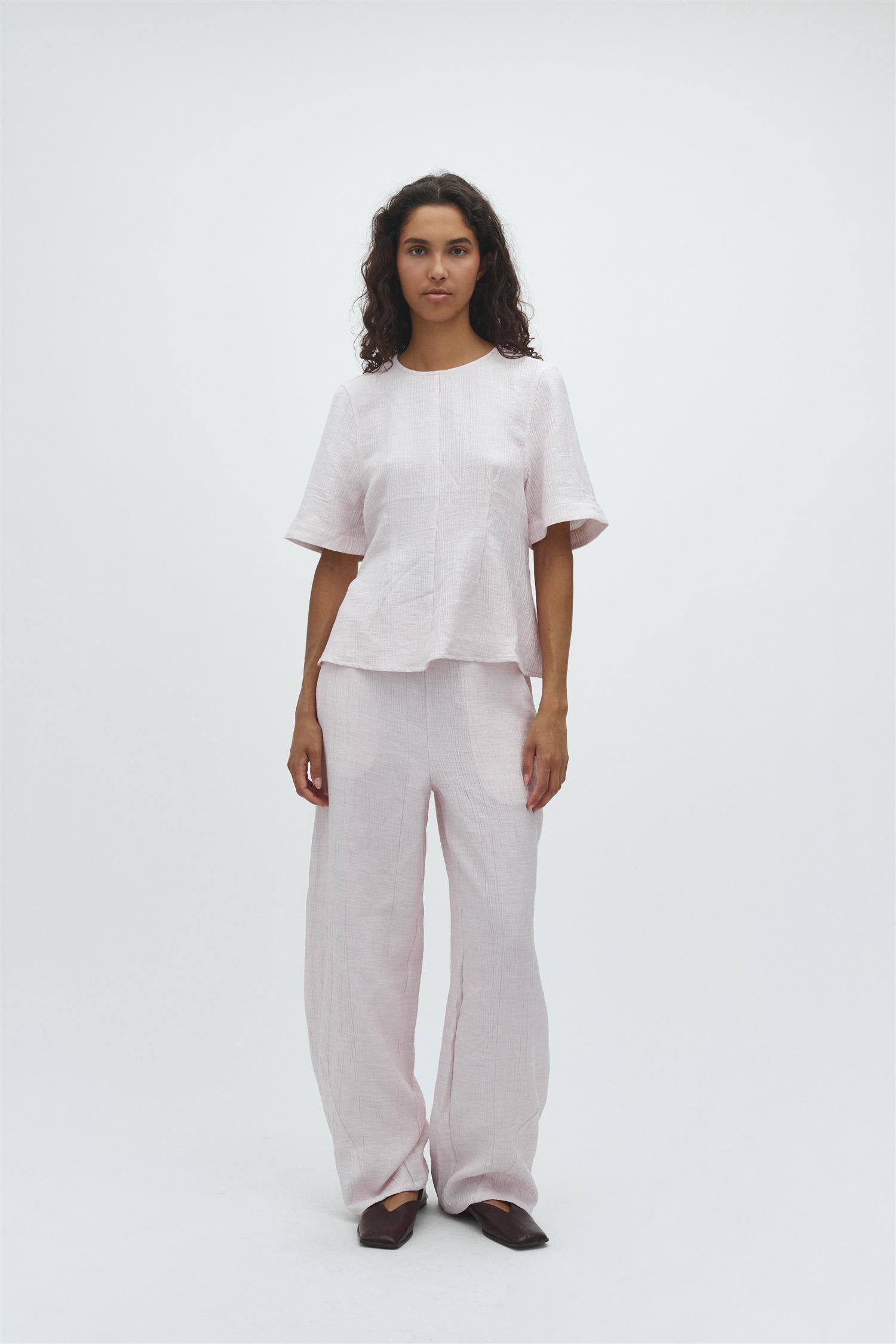 Emryn-M, Pant