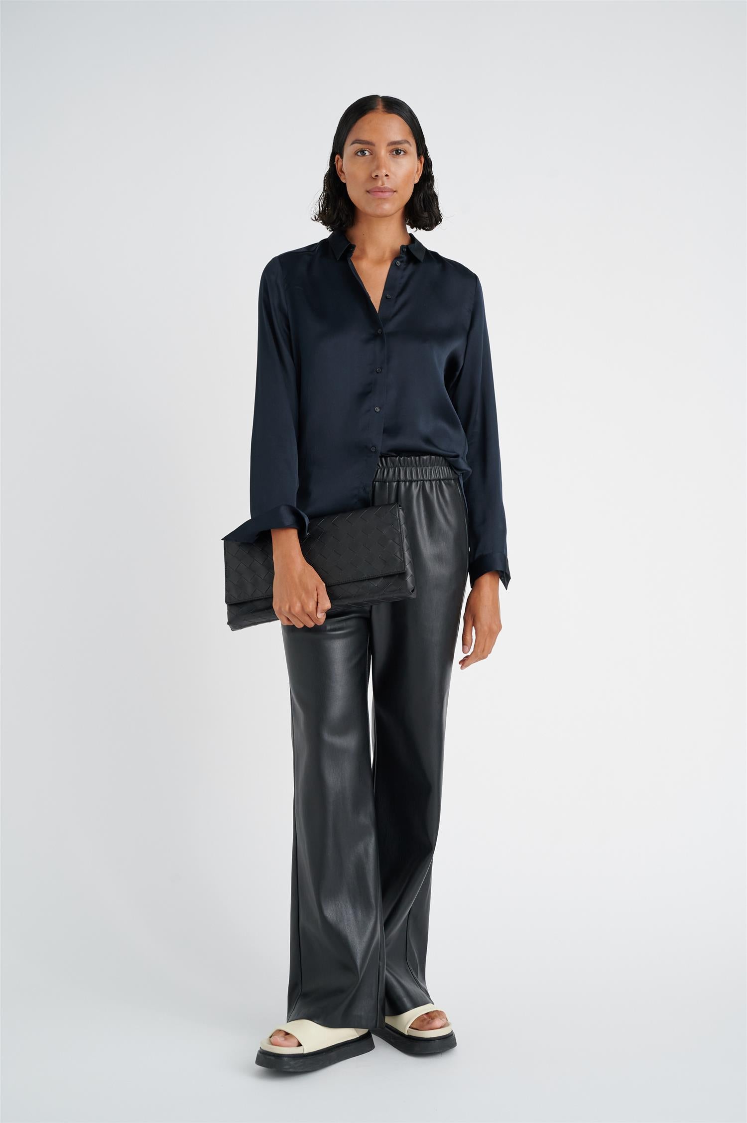 Leonore Shirt Premium