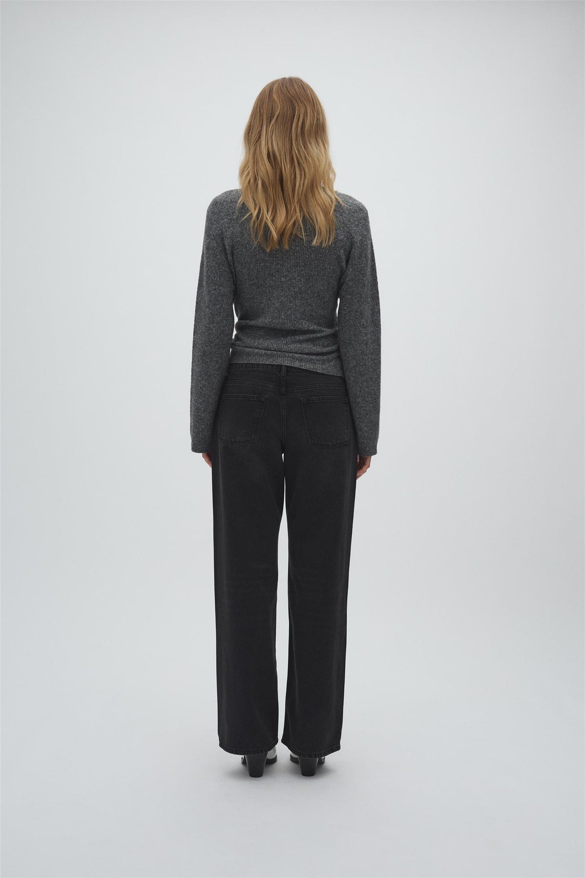 Sula-M, Knit