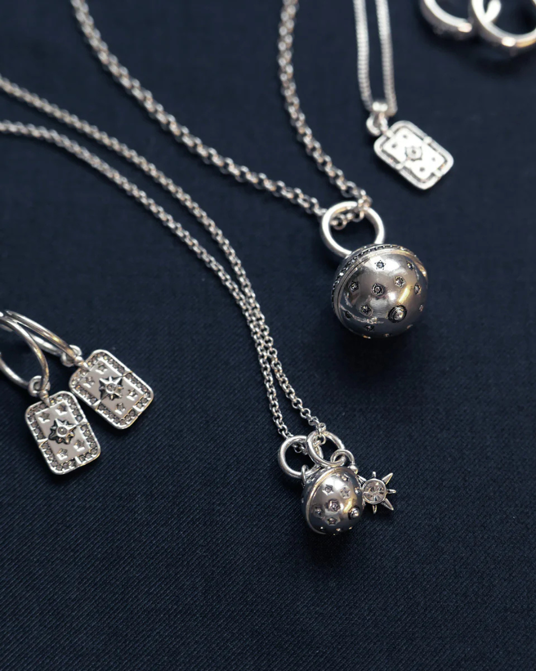 Mid-length necklace, Astro S