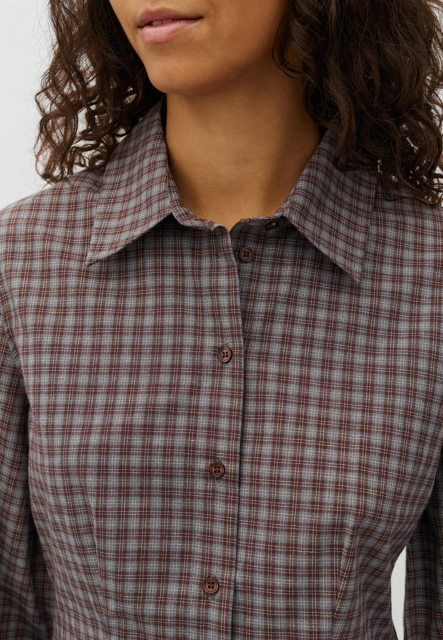 Letina-M, Blouse