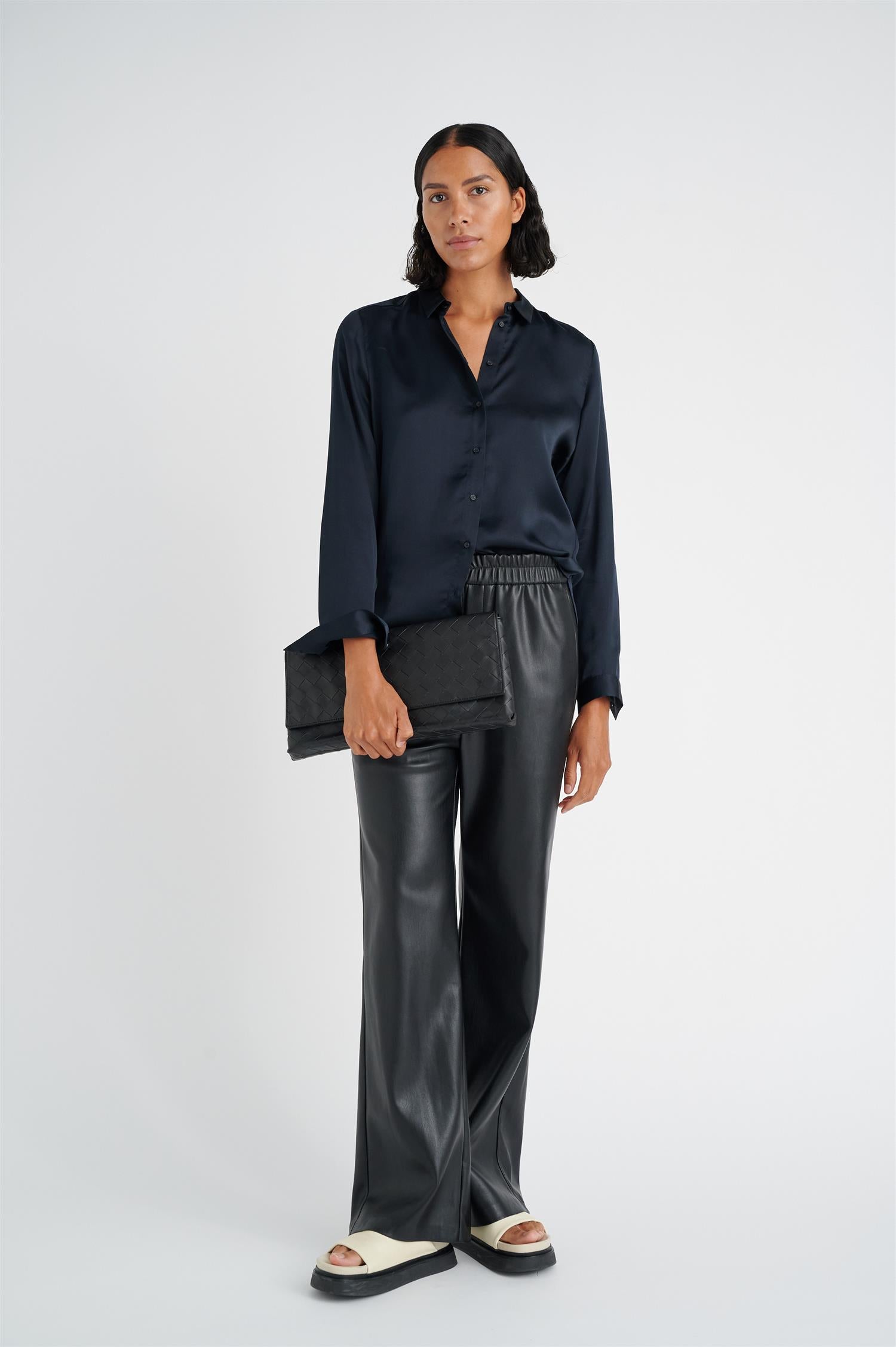 Leonore Shirt Premium