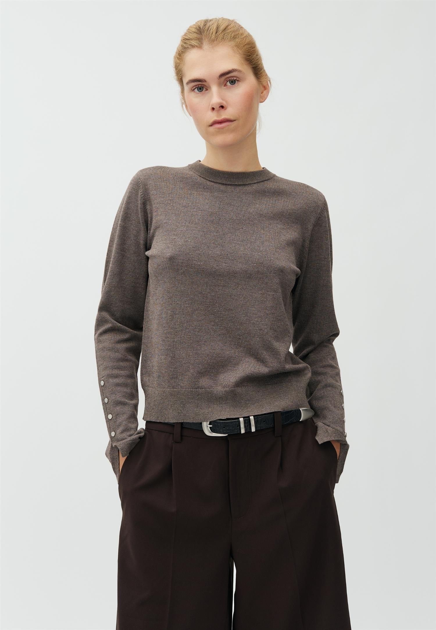 Christir-M, Knit