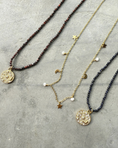Last inn bilde i gallerivisning, Short necklace with stones, pendant
