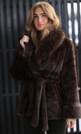 Last inn bilde i gallerivisning, Velvet Faux Fur Jacket
