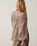 Last inn bilde i gallerivisning, Top Blurred All Over
