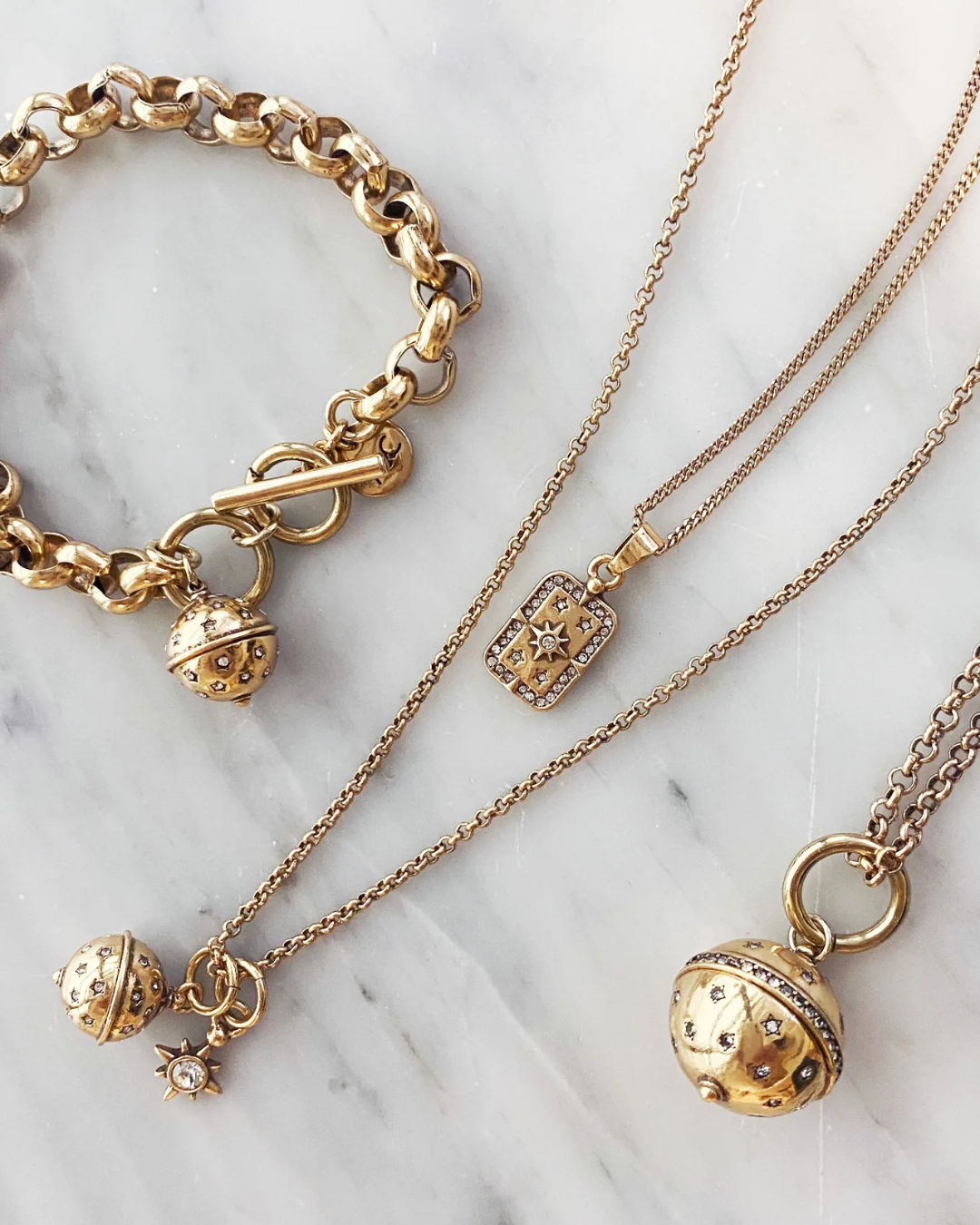 Mid-length necklace, Astro G