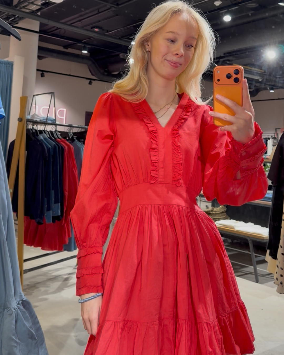 Markin-M, Dress