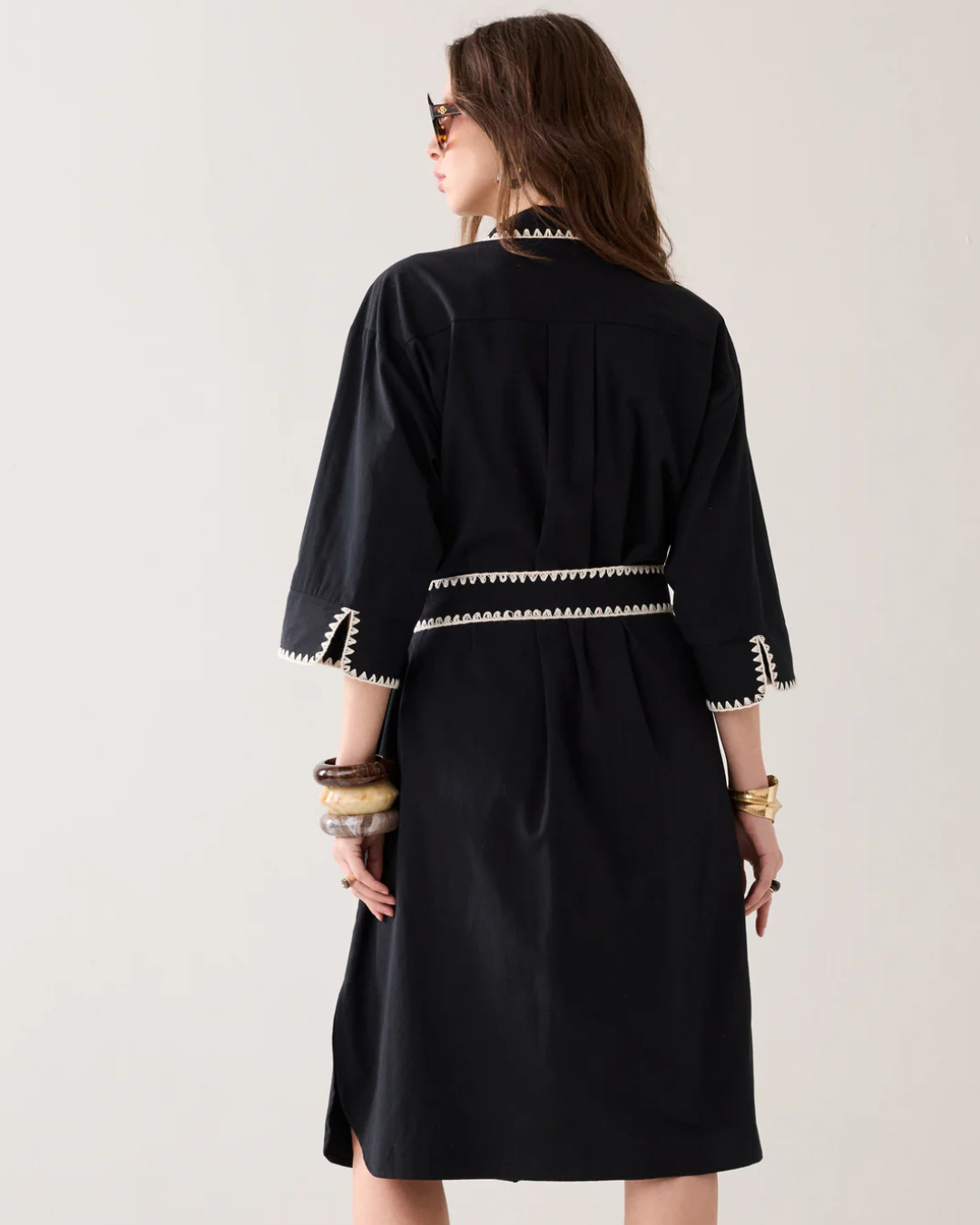 Shirt dress with festoon stitching