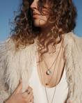 Last inn bilde i gallerivisning, Mid-length necklace, Shimmer G
