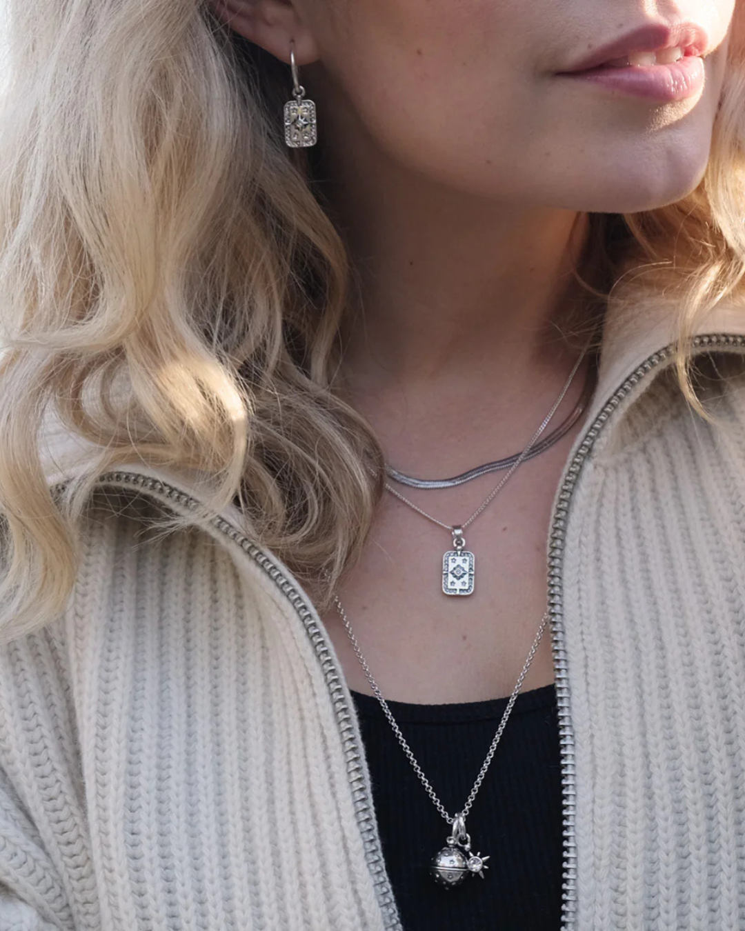 Mid-length necklace, Astro S
