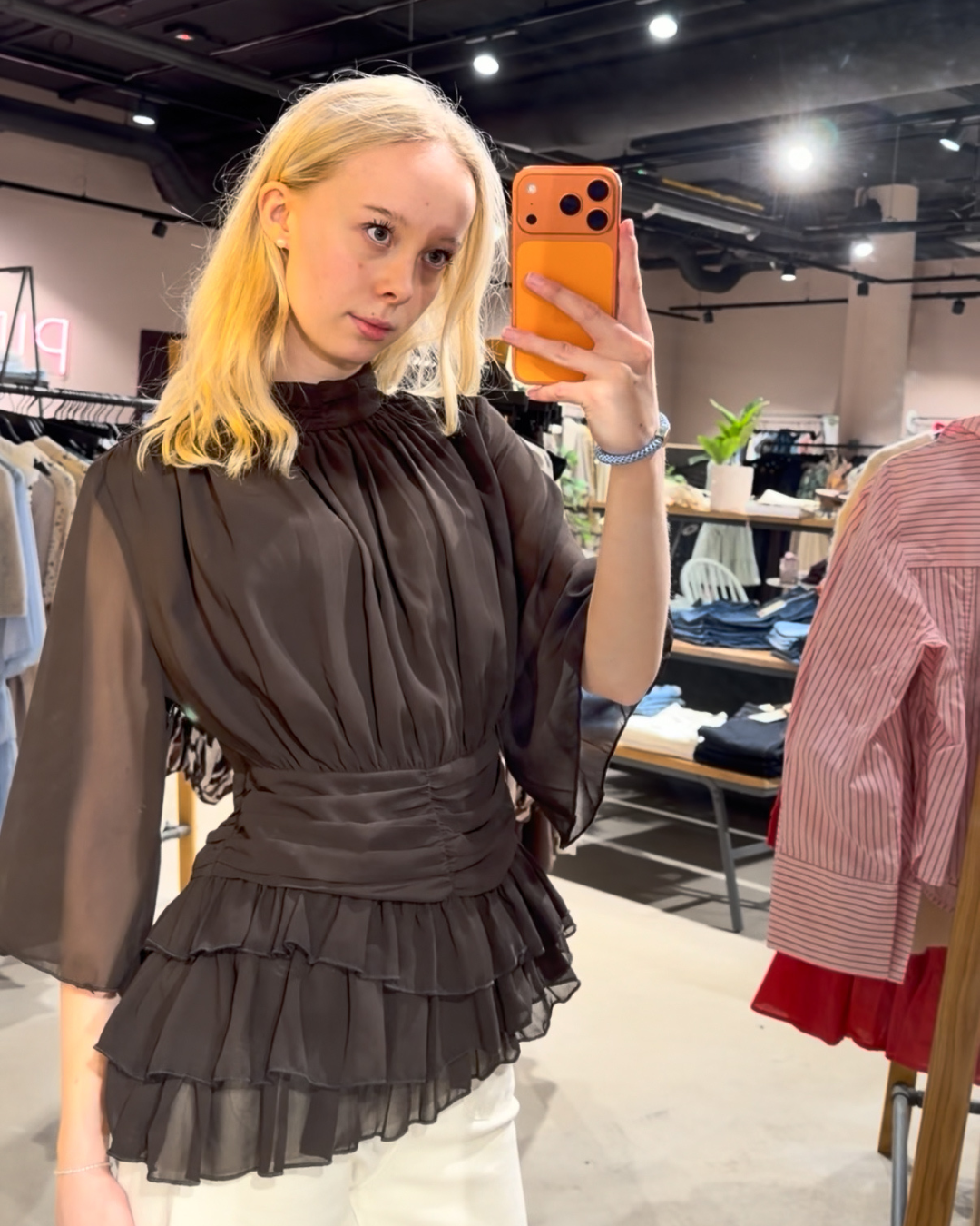 Massino-M, Blouse