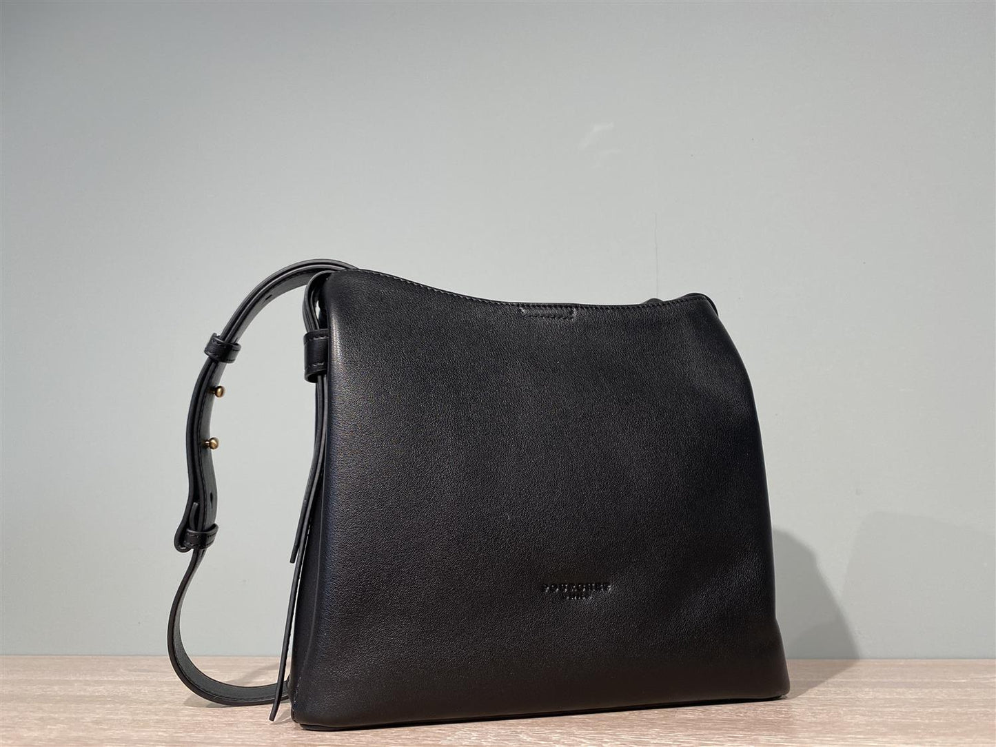21053 Cowhide Leather Shoulder Bag S